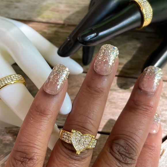 Rhinestone Heart  Engagement Ring Set - Picture 12 of 13